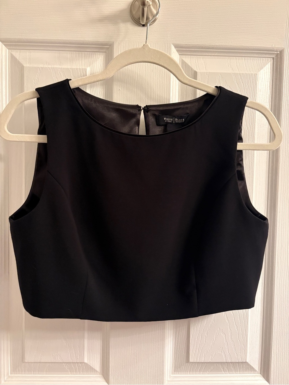 White House Black Market Black Sleeveless Cropped Shell #0350